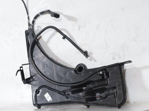 windscreen-washer-tank-alfa-romeo-giulia-952_-2015-32706256 main image