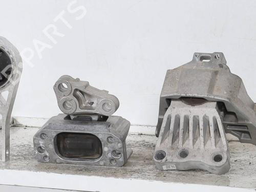 Used Engine mount Engine mount JEEP RENEGADE SUV (BU, B1, BV) 1.3 T-GDi (180 hp) 29137421 29137421