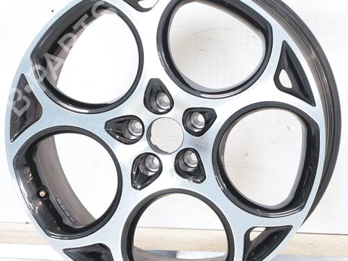 rim-alfa-romeo-stelvio-949_-2016-25145379 main image