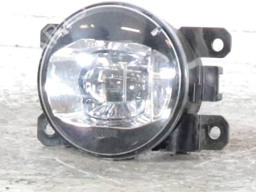 right-front-fog-light-jeep-renegade-suv-bu-b1-bv-2014-28314161 main image