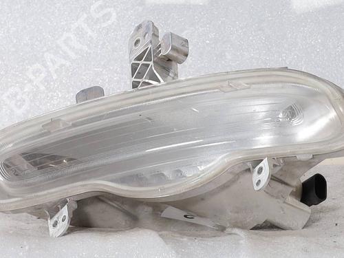 Used Right daytime light Right daytime light 37603308 37603308