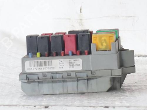 Fuse box LANCIA YPSILON (843_) 1.4 16V (843.AXC11, 843.AXC1B, 843.AXC1A) | BP33537740E1 - Image 3