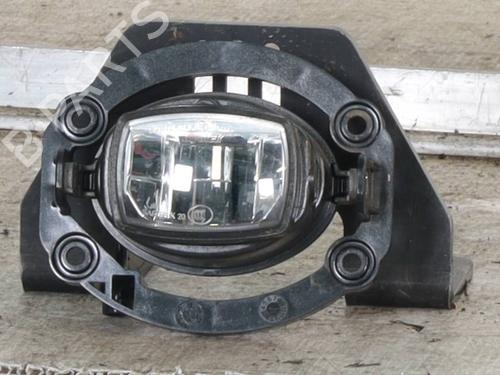 right-front-fog-light-jeep-compass-mp-m6-mv-m7-2016-27520835 main image