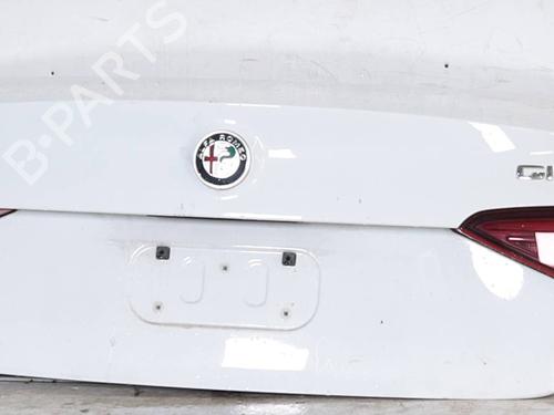 tailgate-alfa-romeo-giulia-952_-2015-26581561 main image