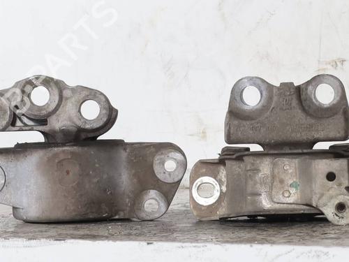 Used Engine mount Engine mount FIAT GRANDE PUNTO (199_) 1.3 D Multijet (199.AXD11, 199.AXD1A, 199.AXD1B,... (90 hp) 33283676 33283676
