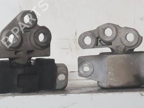 Used Engine mount Engine mount FIAT GRANDE PUNTO (199_) 1.3 D Multijet (199.AXD11, 199.AXD1A, 199.AXD1B,... (90 hp) 33284701 33284701