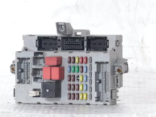 Used Fuse box Fuse box LANCIA MUSA (350_) 1.3 D Multijet (350.AXG11, 350.AXG1A) (90 hp) 33771051 33771051