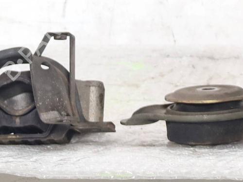 Used Engine mount Engine mount FIAT PANDA (169_) 1.2 (169.AXB11, 169.AXB1A) (60 hp) 32706225 32706225