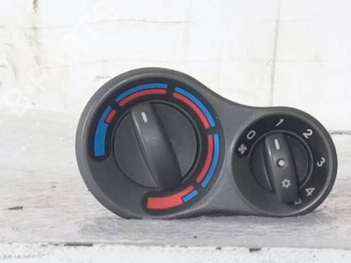 Used Climate control Climate control FIAT PANDA (169_) 1.3 D Multijet (169.AXC1A) (70 hp) 33284483 33284483