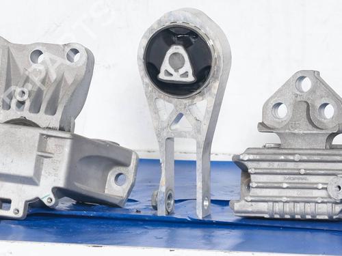 Used Engine mount Engine mount JEEP RENEGADE SUV (BU, B1, BV) 1.3 PHEV 4Xe (240 hp) 33283336 33283336