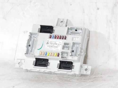 fuse-box-alfa-romeo-giulia-952_-2015-36217681 main image