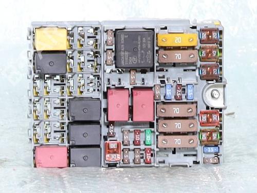 Used Fuse box Fuse box 39199234 39199234