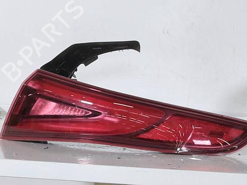 right-taillight-alfa-romeo-giulia-952_-2015-28359833 main image
