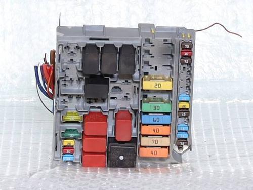 Used Fuse box Fuse box 39135231 39135231