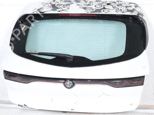 tailgate-alfa-romeo-tonale-965_-2022-25145413 main image