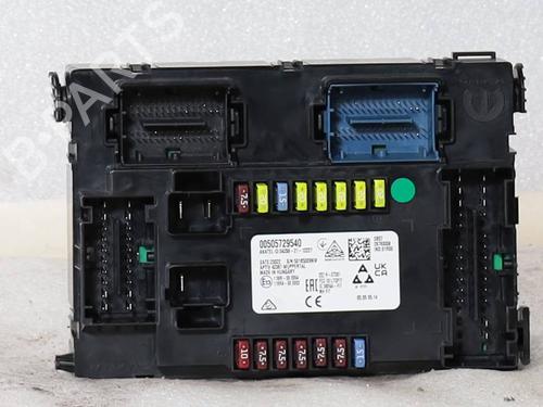 Used Fuse box Fuse box 38644881 38644881