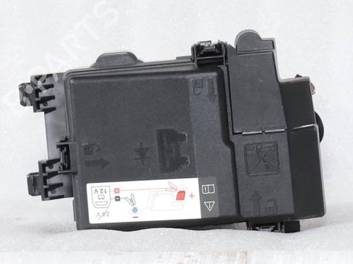 Used Fuse box Fuse box 39261531 39261531