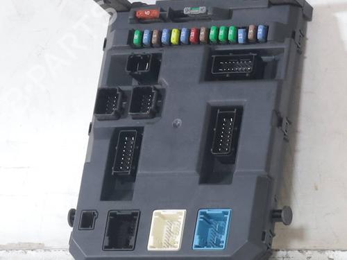 Used Fuse box Fuse box 36774478 36774478
