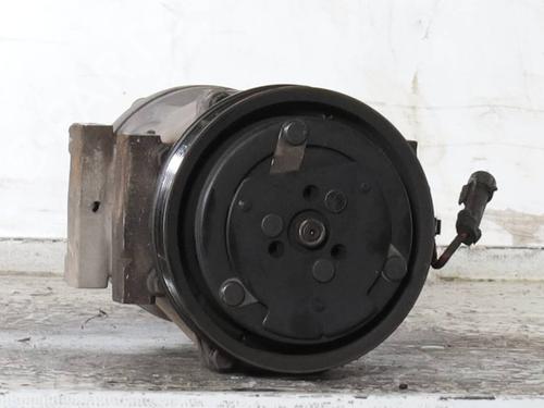 Used AC compressor AC compressor ALFA ROMEO 147 (937_) 1.6 16V T.SPARK (937.AXA1A, 937.AXB1A, 937.BXB1A) (120 hp) 33615915 33615915