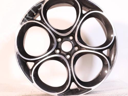 rim-alfa-romeo-stelvio-949_-2016-40117216 main image