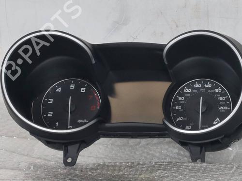 instrument-cluster-alfa-romeo-stelvio-949_-2016-30738853 main image