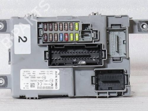 Used Fuse box Fuse box 36798078 36798078