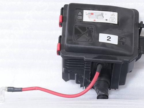 Used Fuse box Fuse box 36798077 36798077