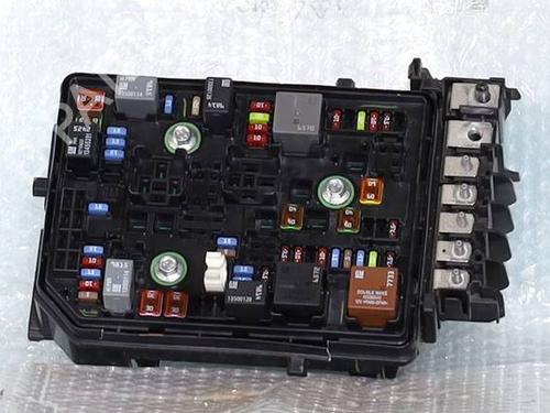 Used Fuse box Fuse box 39164422 39164422