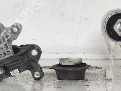 Used Engine mount Engine mount FIAT 500e (332_) Elektro (FA1) (95 hp) 30662711 30662711