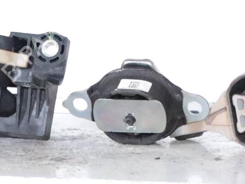 Used Engine mount Engine mount FIAT PANDA (312_, 319_) 1.0 Mild Hybrid (312.PYD1B) (69 hp) 27640402 27640402