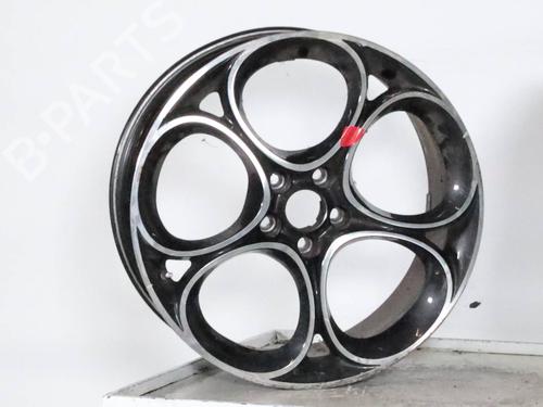 rim-alfa-romeo-giulia-952_-2015-28495195 main image