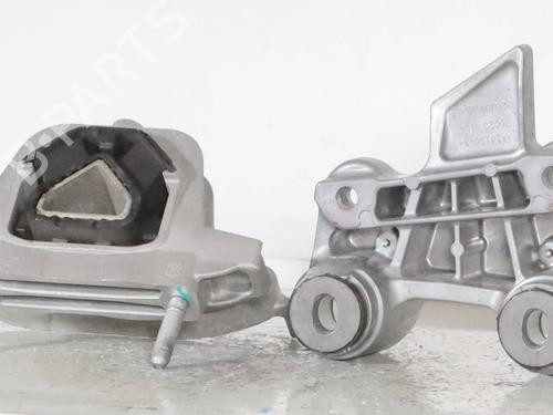 Used Engine mount Engine mount JEEP AVENGER (J2) Electric (156 hp) 29137595 29137595