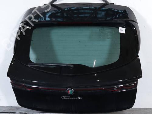 tailgate-alfa-romeo-tonale-965_-2022-31793652 main image