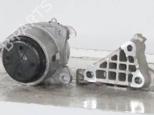 Used Engine mount Engine mount ALFA ROMEO GIULIA (952_) 2.2 D (952AEM250, 952AEA250) (160 hp) 28429561 28429561