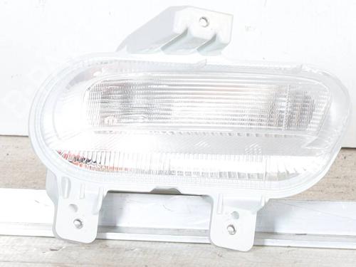 right-daytime-light-jeep-renegade-suv-bu-b1-bv-2014-24659346 main image