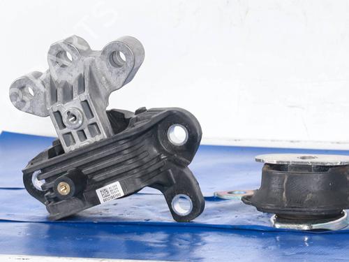 Used Engine mount FIAT 500e (332_) Elektro (FA1) (95 hp) 30443184
