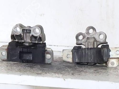 Used Engine mount Engine mount FIAT PUNTO EVO (199_) 1.2 (69 hp) 33284881 33284881