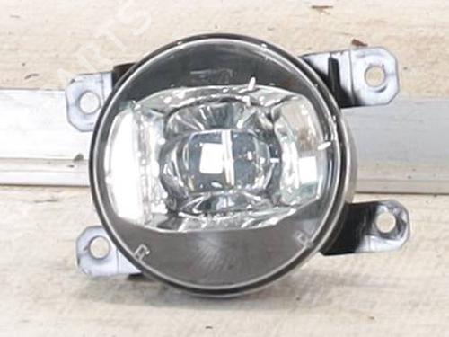 right-front-fog-light-jeep-renegade-suv-bu-b1-bv-2014-24177494 main image