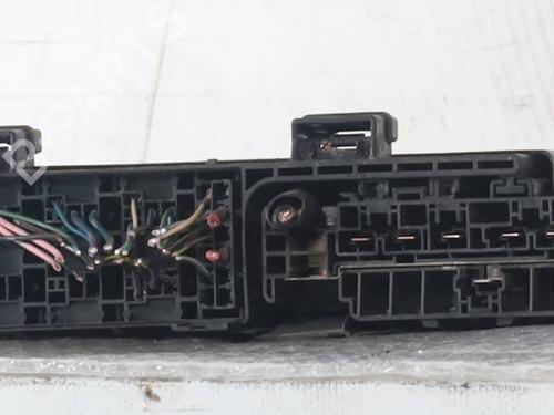 Used Fuse box Fuse box 37231096 37231096