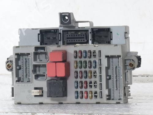 Used Fuse box Fuse box LANCIA YPSILON (843_) 1.3 JTD (843.AXD11, 843.AXD1A) (70 hp) 33285031 33285031