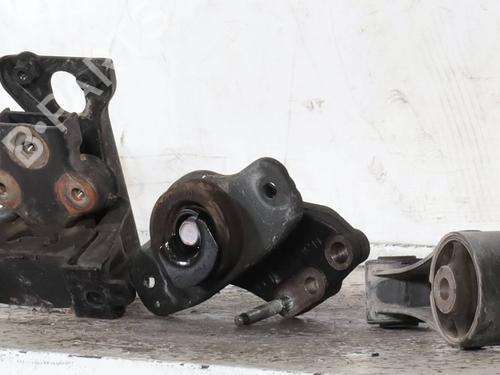 Used Engine mount Engine mount CITROËN C1 (PM_, PN_) 1.0 (68 hp) 33615912 33615912