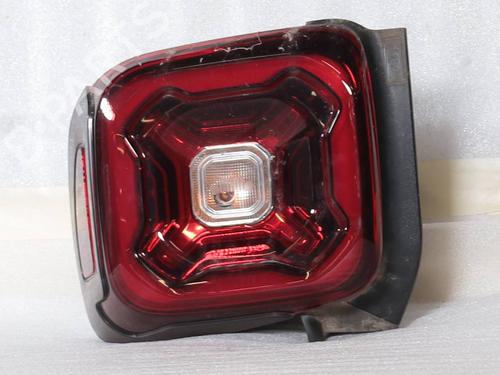 right-taillight-jeep-renegade-suv-bu-b1-bv-2014-38590421 main image