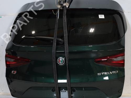 tailgate-alfa-romeo-stelvio-949_-2016-23683168 main image