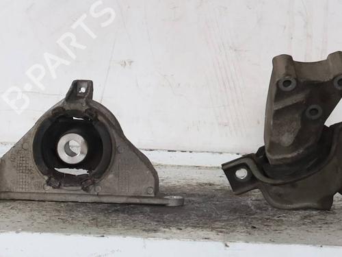 Used Engine mount Engine mount LANCIA YPSILON (843_) 1.4 (843.AXG1A) (78 hp) 33284862 33284862