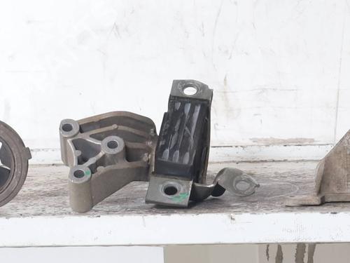 Used Engine mount Engine mount FIAT PUNTO (188_) 1.2 60 (188.030, .050, .130, .150, .230, .250) (60 hp) 33734084 33734084