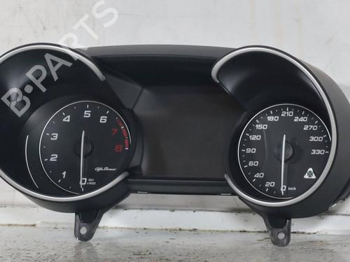 instrument-cluster-alfa-romeo-giulia-952_-2015-30662389 main image