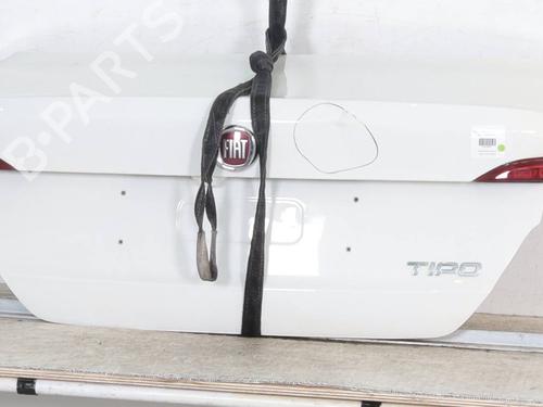 tailgate-fiat-tipo-hatchback-356_-357_-2016-27722930 main image
