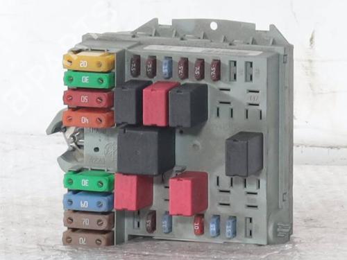 Used Fuse box Fuse box LANCIA YPSILON (843_) 1.2 (843.AXA1A) (60 hp) 33616086 33616086