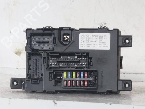Used Fuse box Fuse box FIAT GRANDE PUNTO (199_) 1.2 (65 hp) 33401290 33401290