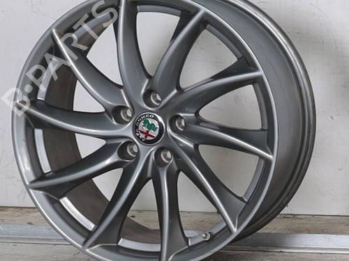 rim-alfa-romeo-stelvio-949_-2016-26887888 main image